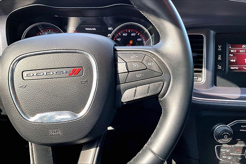 Used 2017 Dodge Charger SE RWD image 17