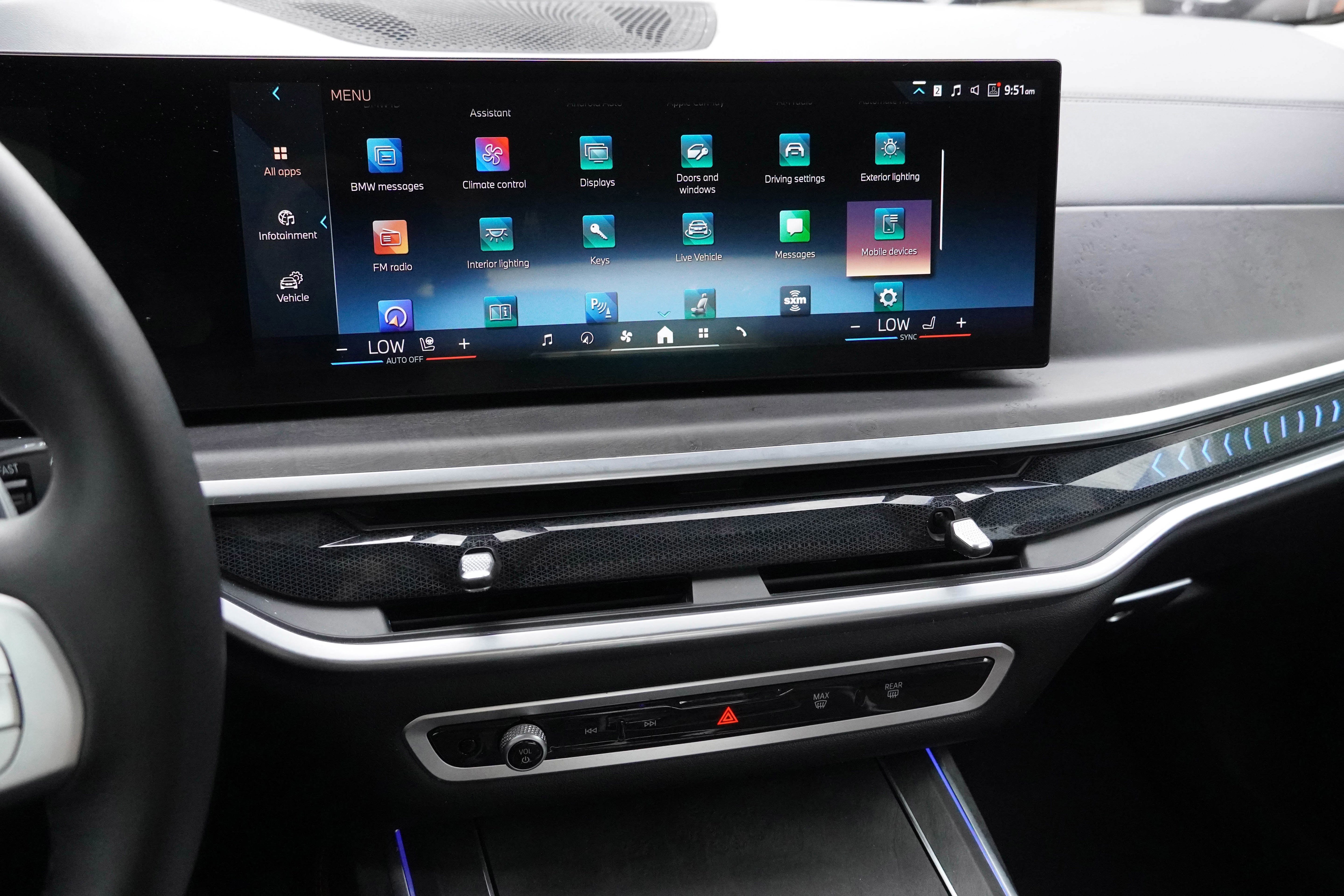 Certified 2024 BMW X7 xDrive40i w/ Premium Package image 24