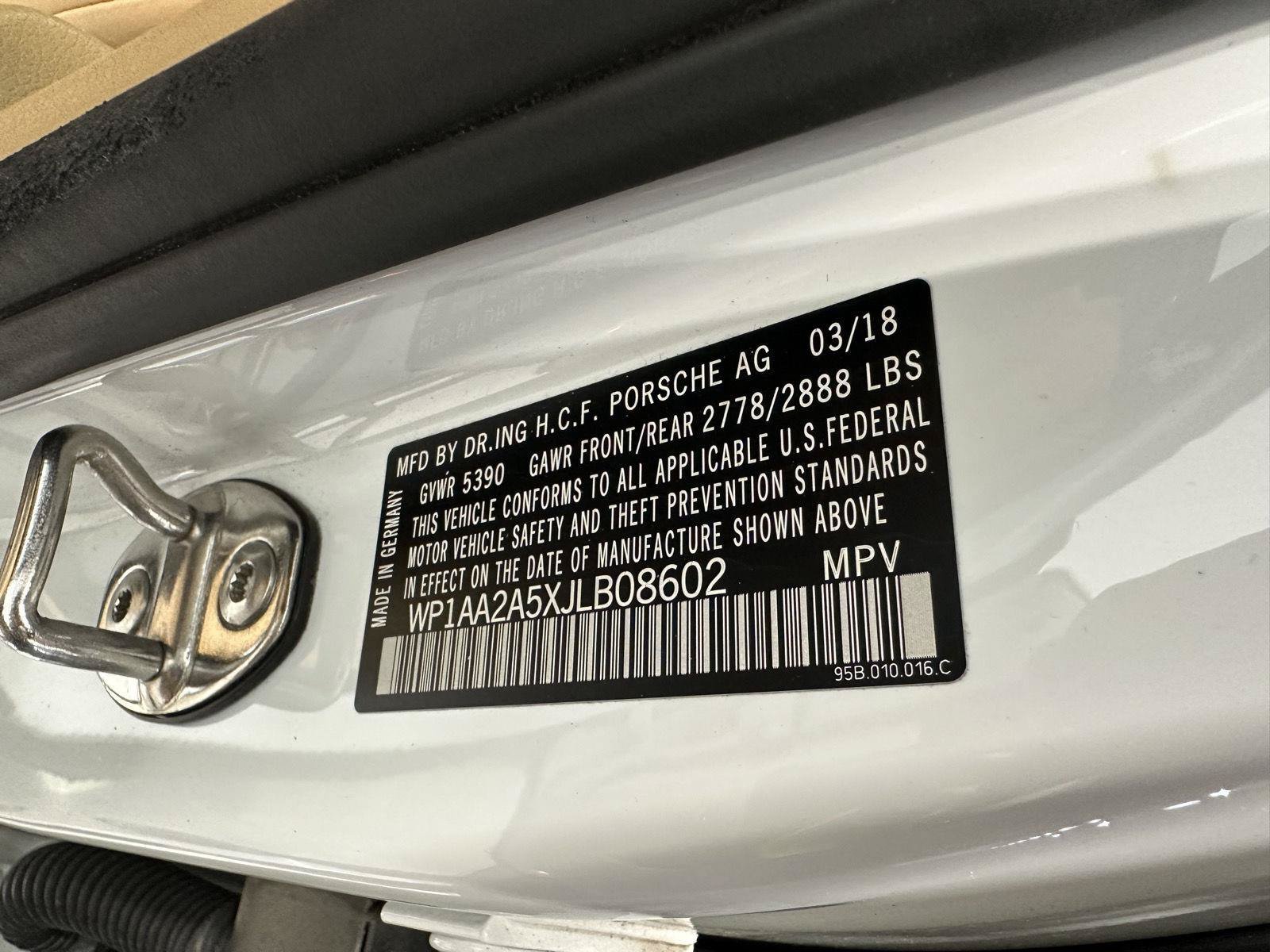 Used 2018 Porsche Macan AWD/4WD image 18