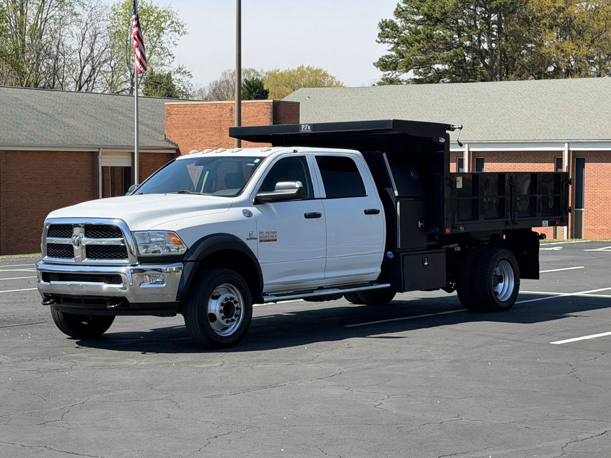 Used 2016 RAM 5500 Tradesman image 3