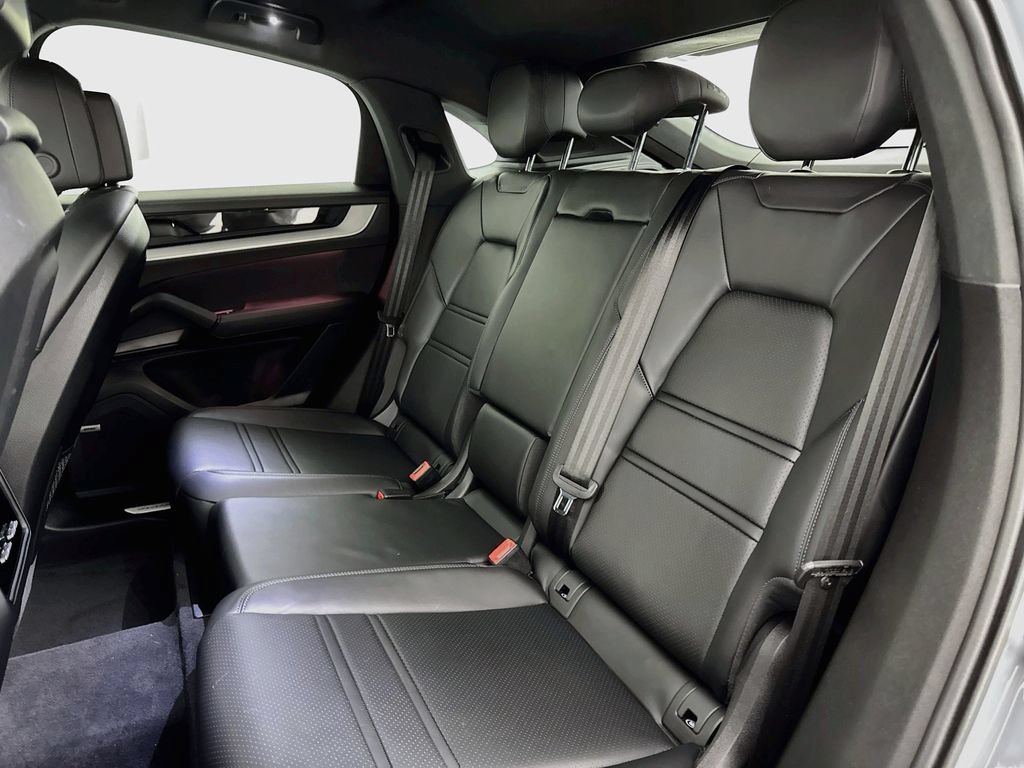 Used 2024 Porsche Cayenne Coupe AWD/4WD image 25