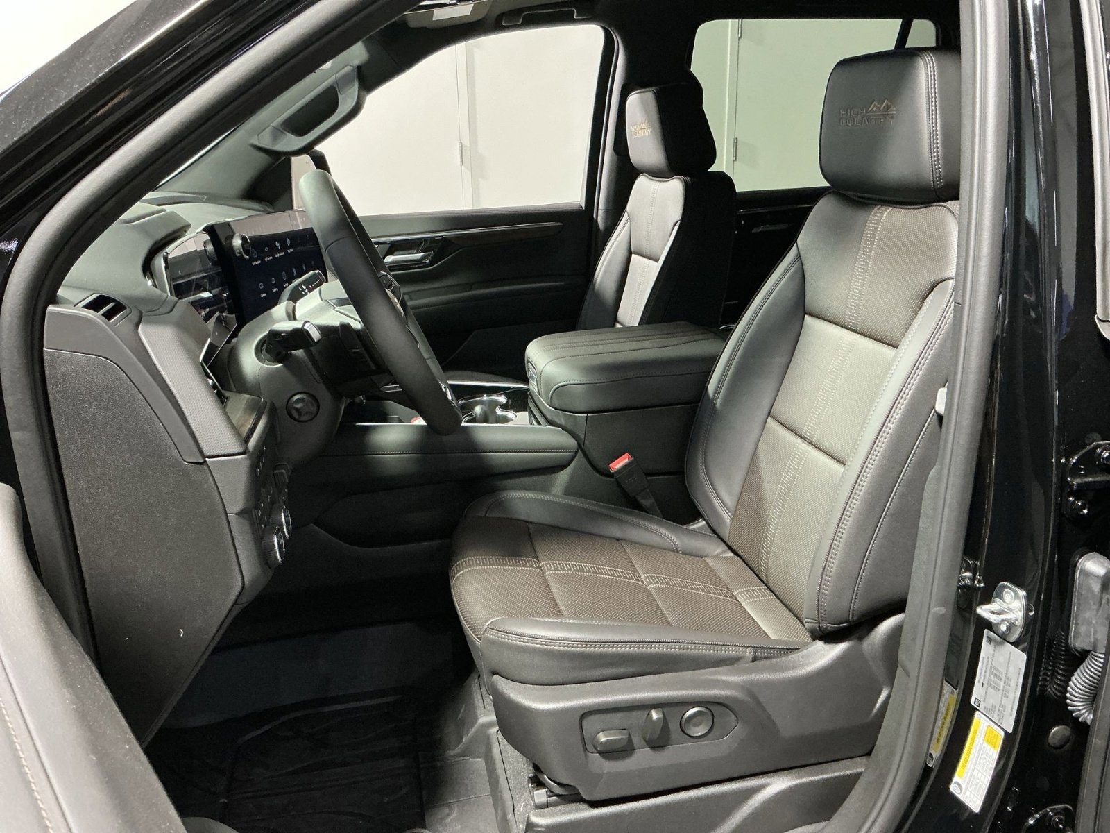 New 2026 Chevrolet Tahoe High Country w/ Sun And Tow Package image 21