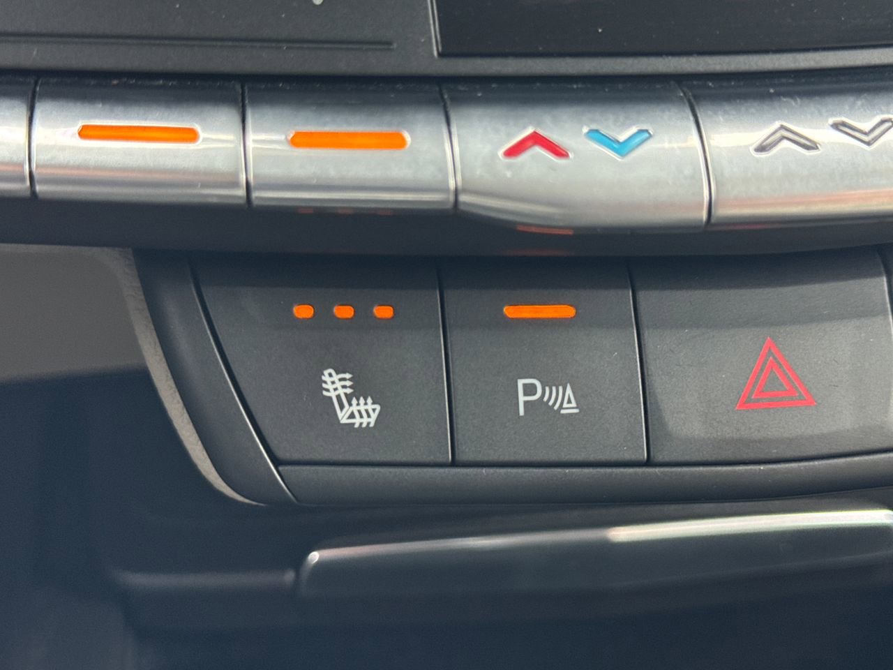 Used 2020 Cadillac XT4 Luxury image 30