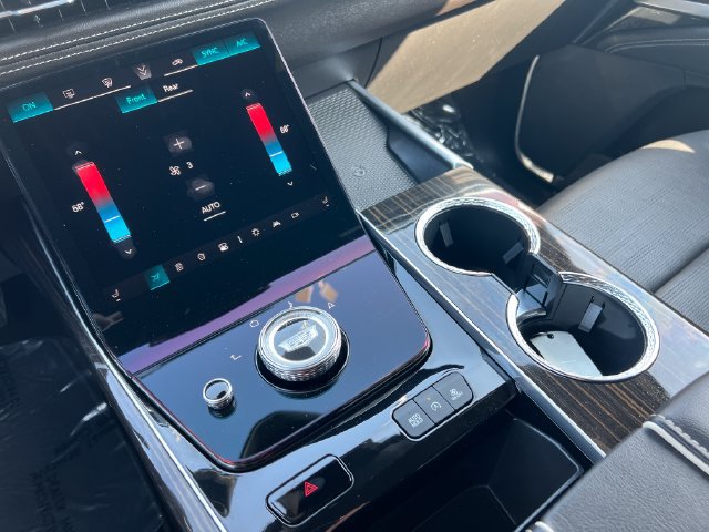 Certified 2025 Cadillac Escalade Premium Luxury AWD/4WD image 30