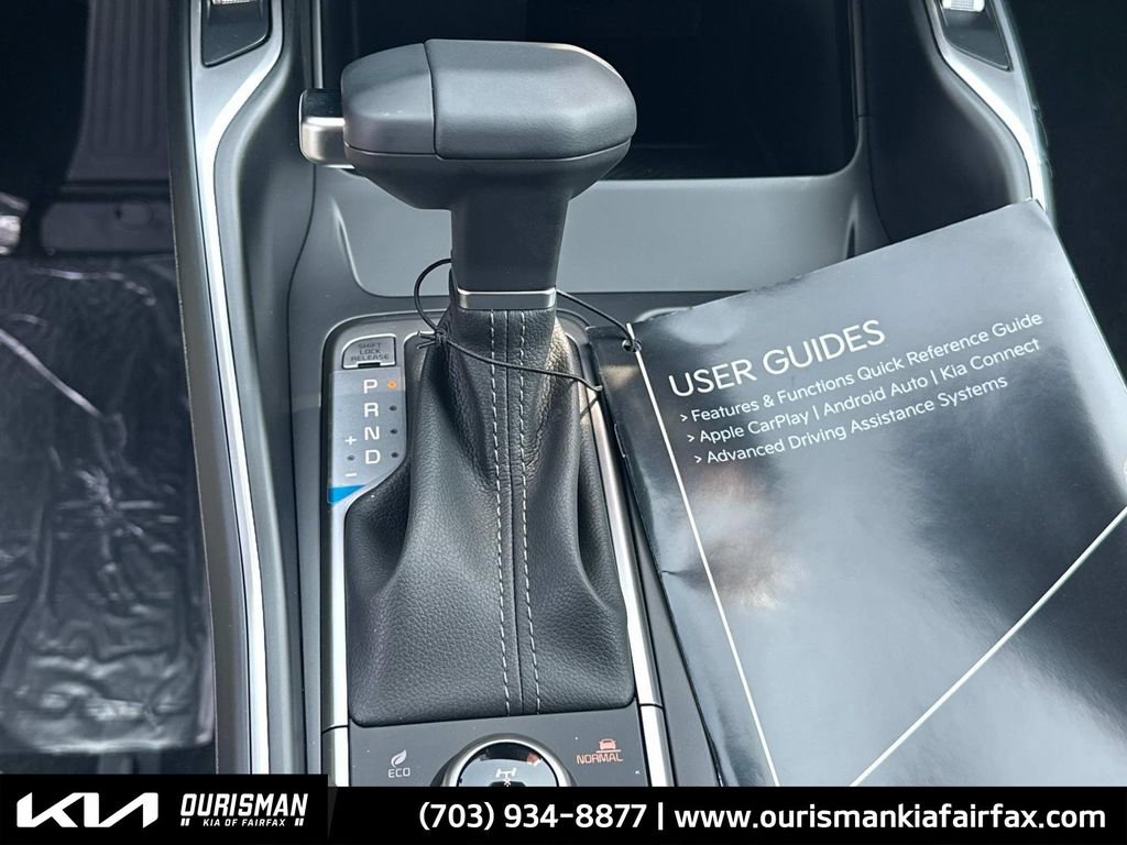 New 2025 Kia Sorento S image 14
