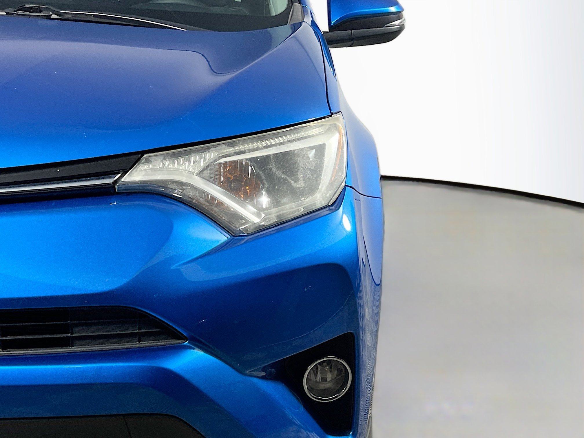 Used 2018 Toyota RAV4 XLE FWD image 12