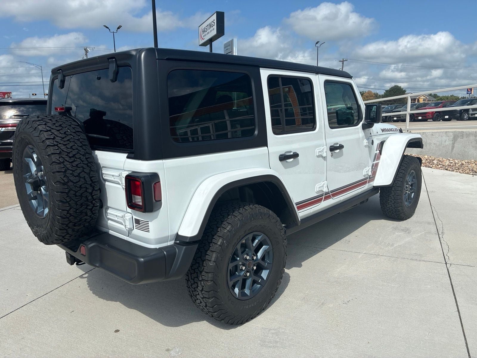 New 2026 Jeep Wrangler Unlimited Sport w/ Dual Top Group AWD/4WD image 8