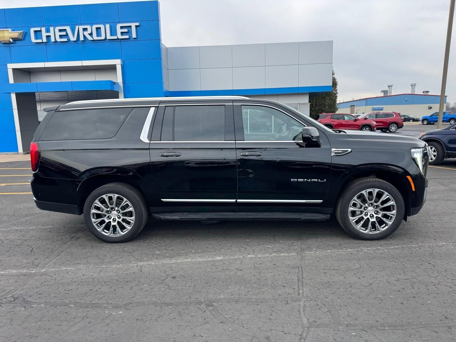 Certified 2025 GMC Yukon XL Denali image 2