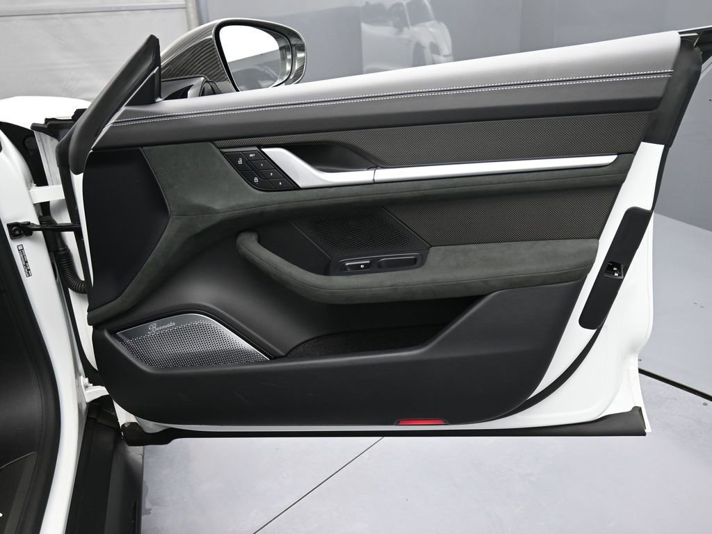 Certified 2025 Porsche Taycan Turbo GT image 30