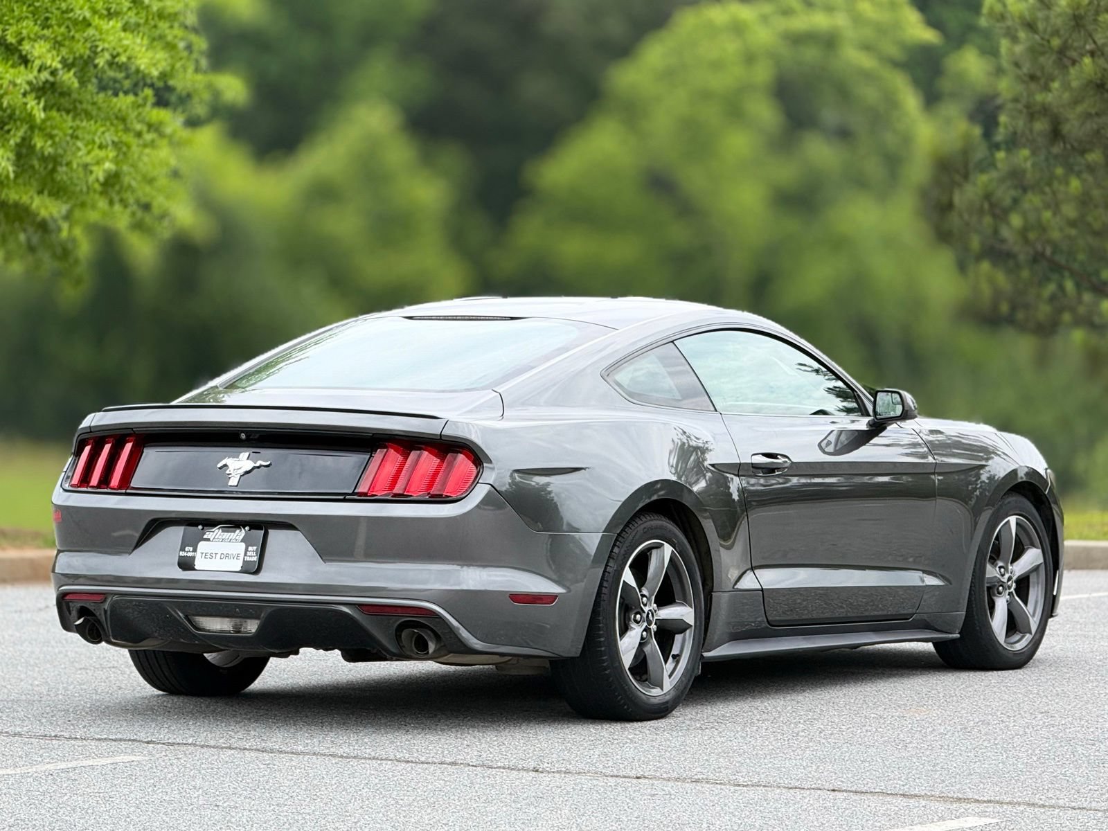 Used 2016 Ford Mustang Coupe w/ Equipment Group 051A RWD image 11