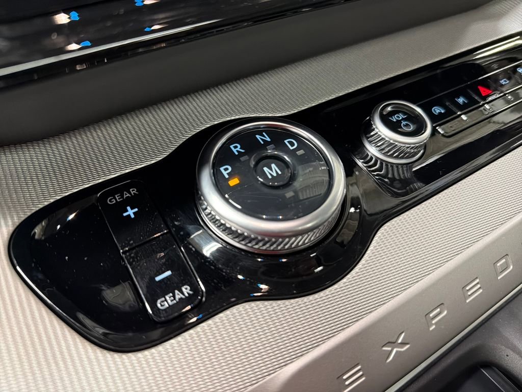 New 2025 Ford Expedition Max Active RWD image 28