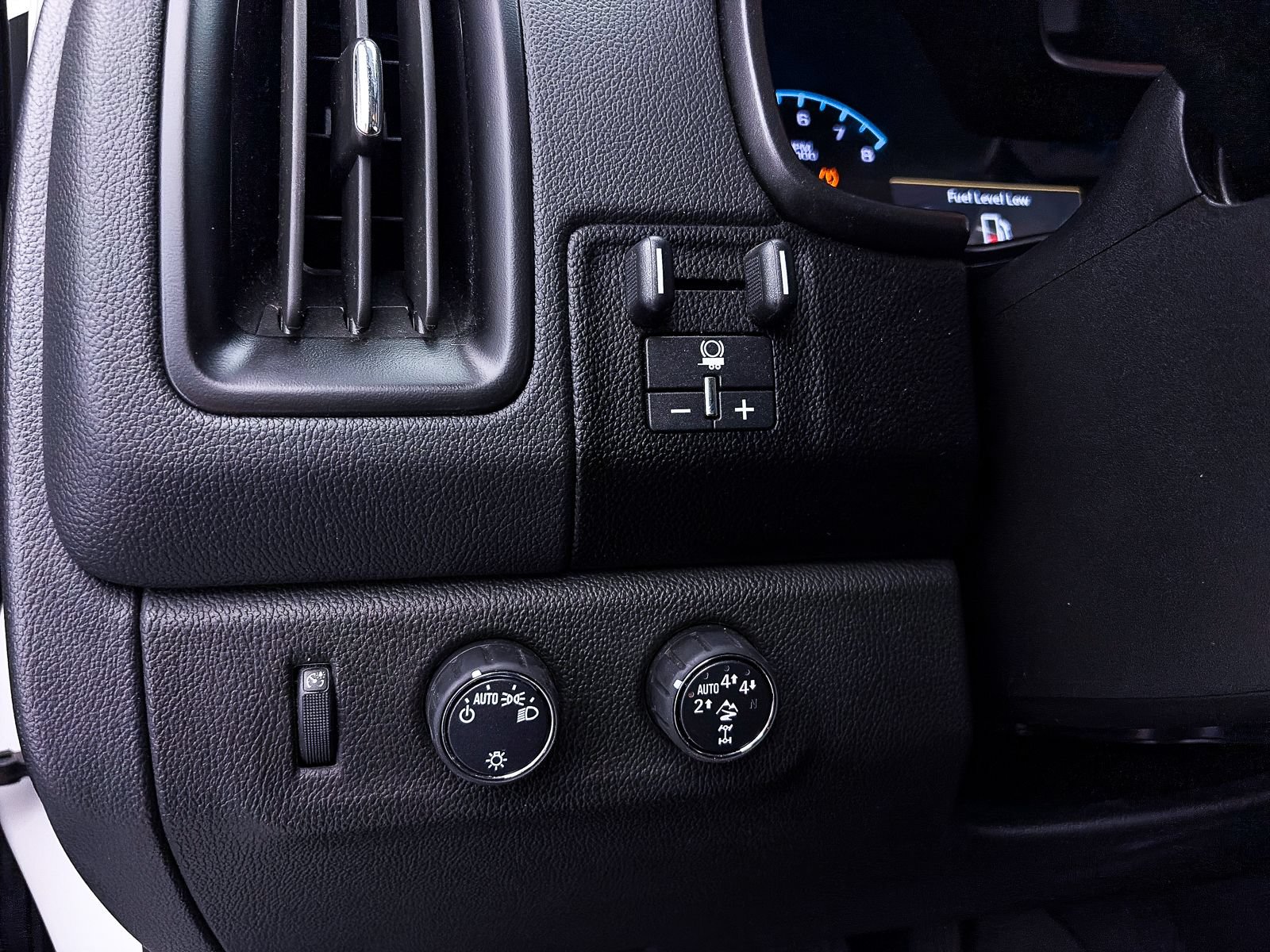 Used 2022 Chevrolet Colorado ZR2 AWD/4WD image 7