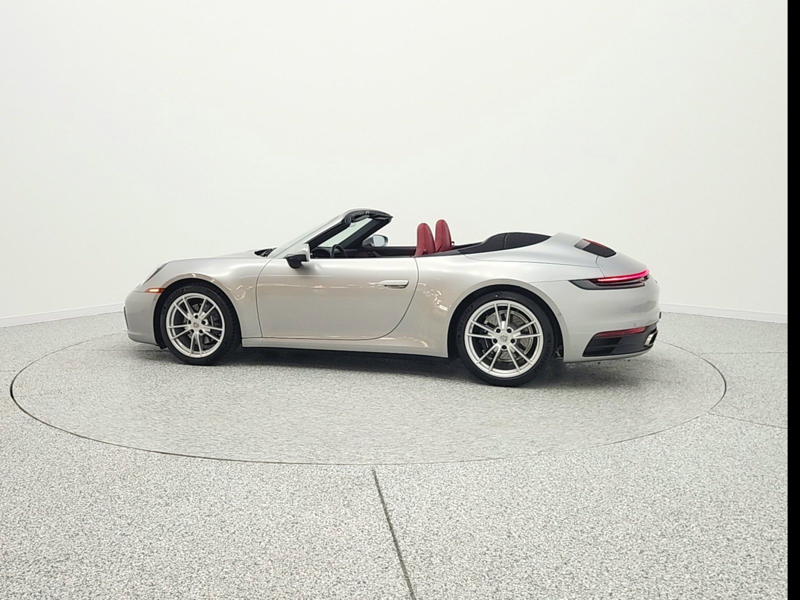 Used 2022 Porsche 911 Carrera image 8