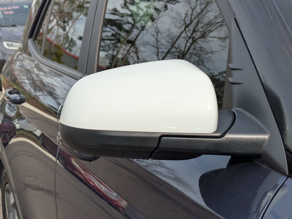 Certified 2025 Hyundai Venue Limited image 11