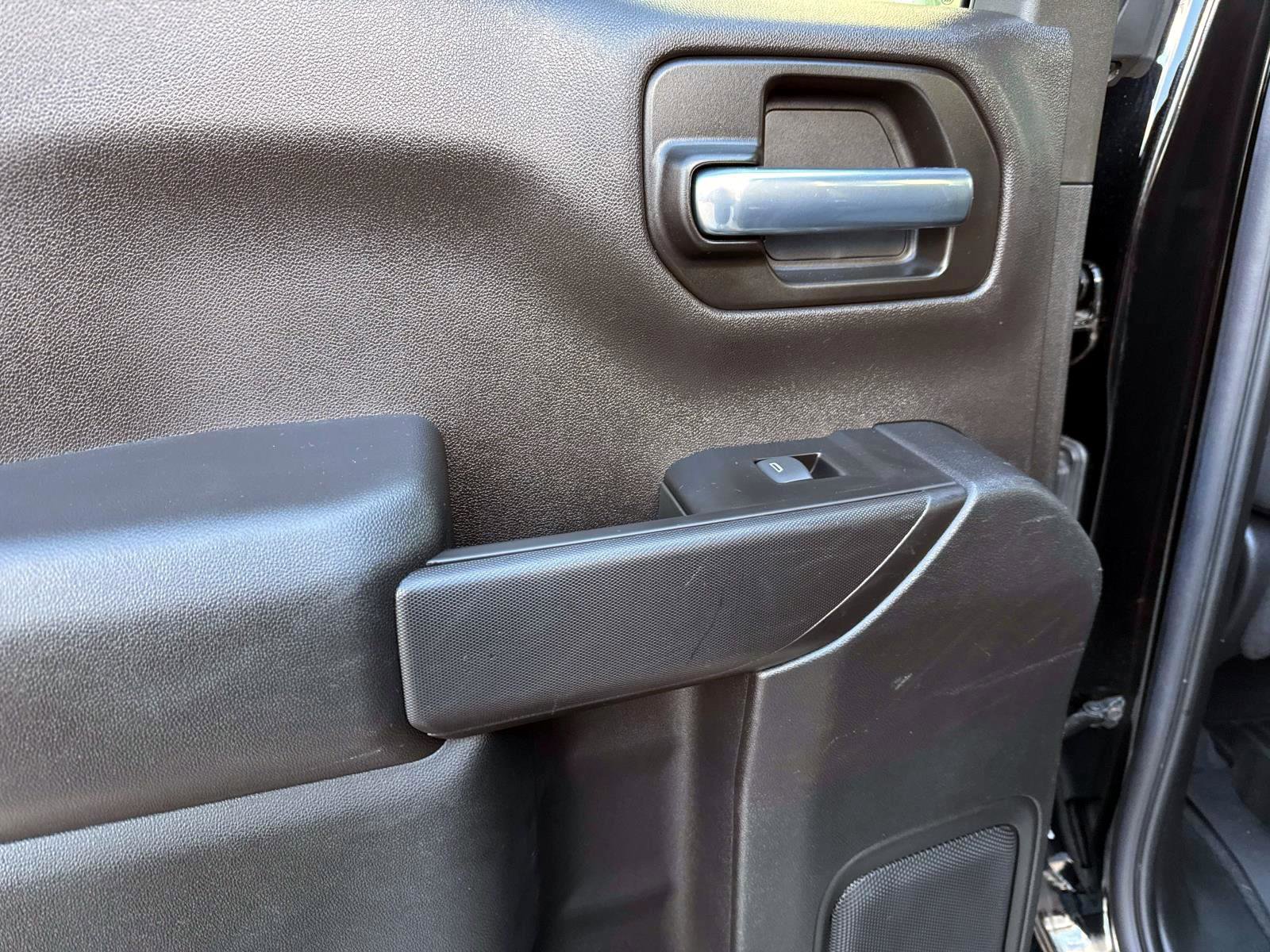 Used 2020 Chevrolet Silverado 1500 Custom w/ Custom Value Package image 13