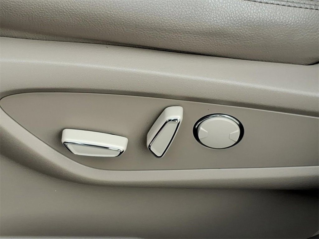 Certified 2023 Lincoln Nautilus AWD image 18