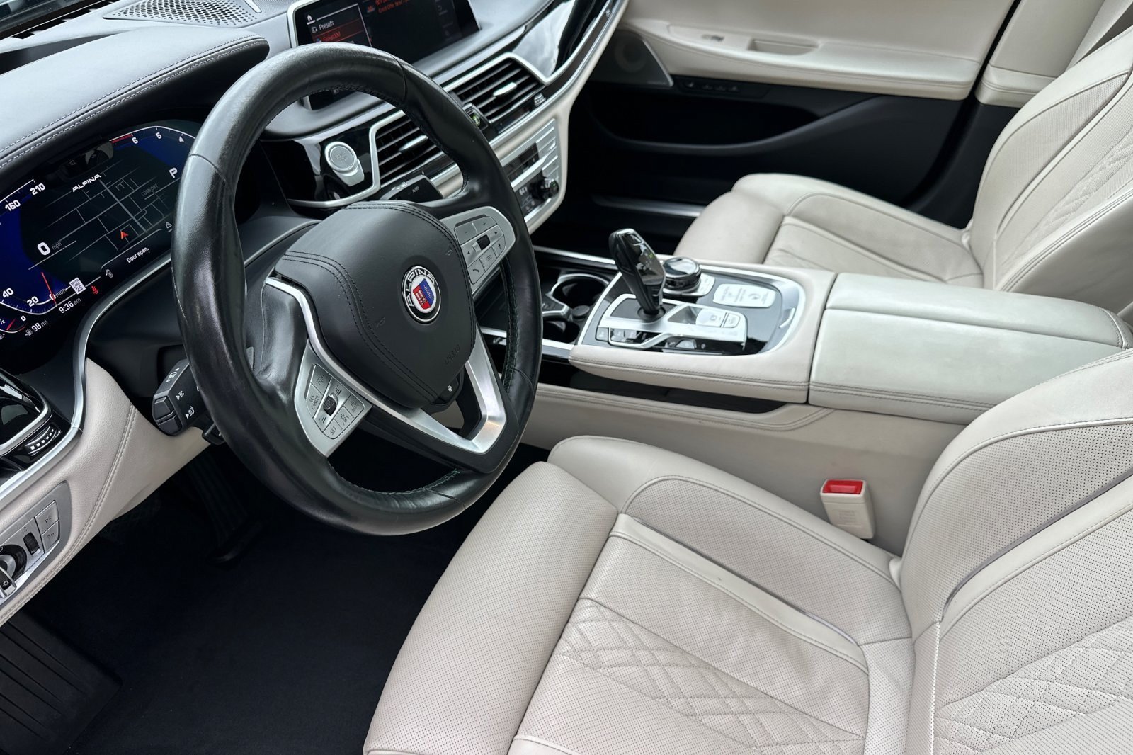 Used 2022 BMW ALPINA B7 xDrive w/ Luxury Rear Seating Package AWD/4WD image 9