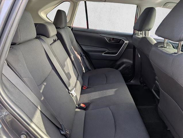 Used 2021 Toyota RAV4 LE image 17