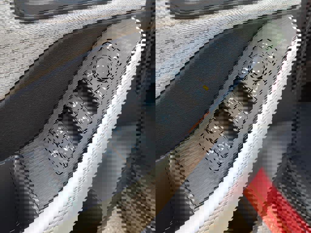 Certified 2023 Nissan Rogue SV image 18