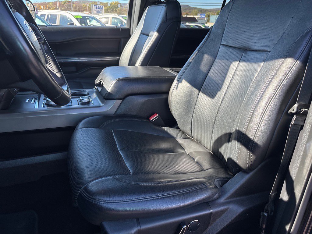 Used 2018 Ford Expedition Max XLT w/ Equipment Group 201A image 12