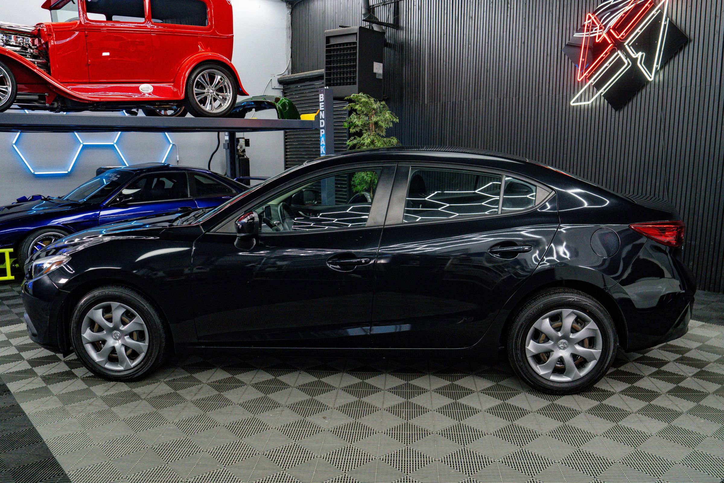 Used 2016 MAZDA MAZDA3 i Sport FWD image 8