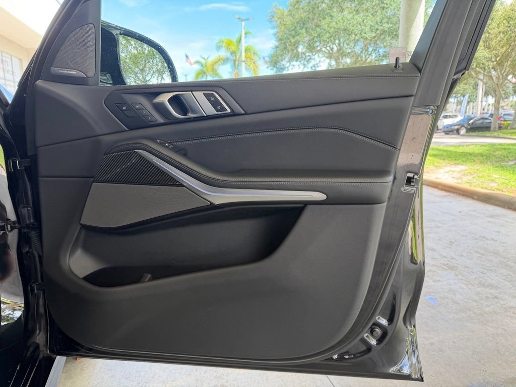 Used 2026 BMW X7 M60i AWD/4WD image 28