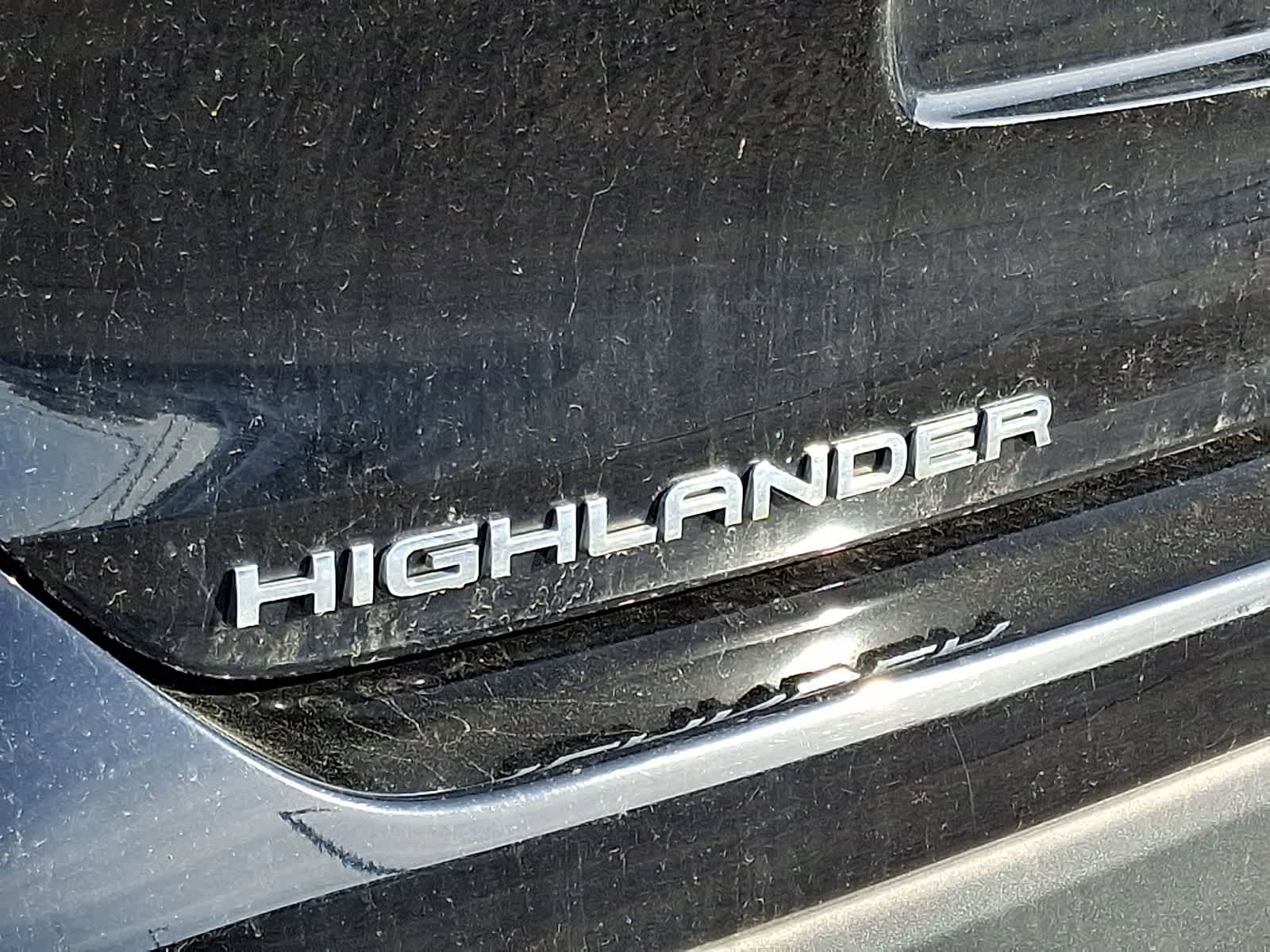Used 2023 Toyota Highlander LE image 5