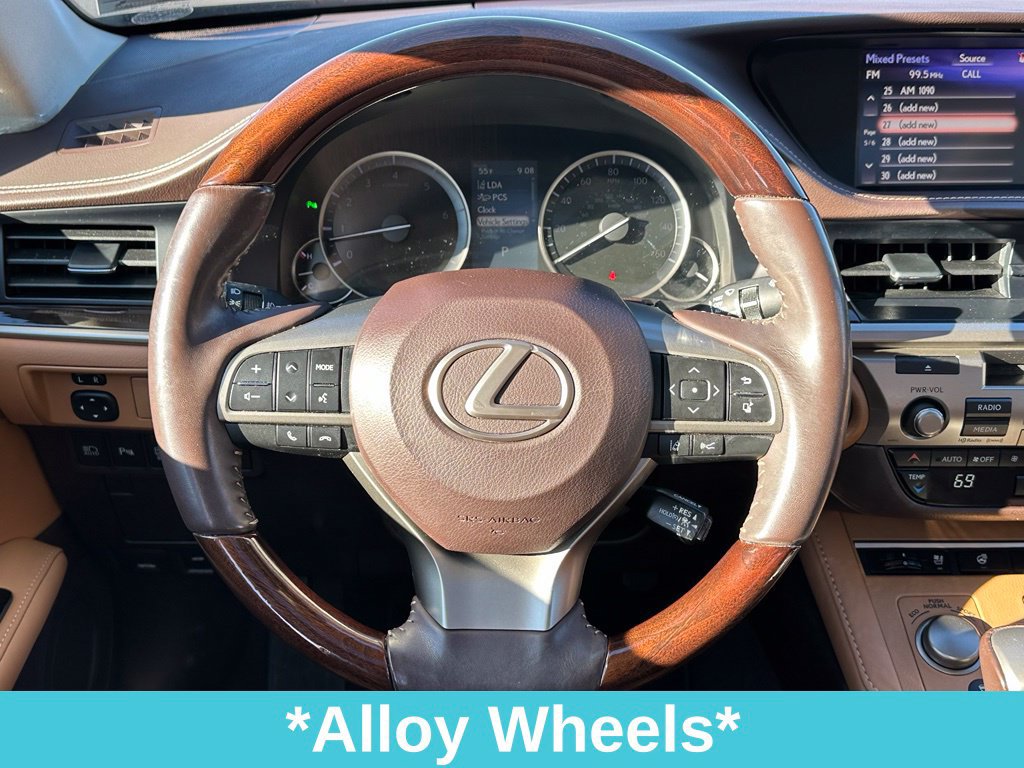 Used 2018 Lexus ES 350 w/ Luxury Package w/Wood Trim FWD image 29
