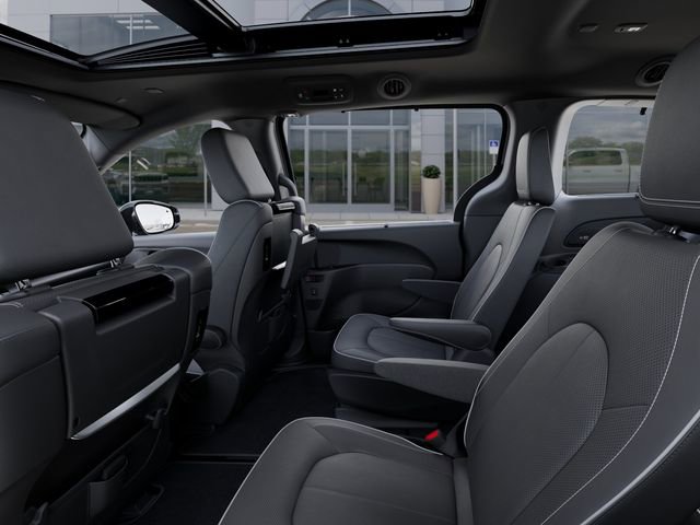 New 2026 Chrysler Pacifica Limited w/ Uconnect Theater Family Group image 23