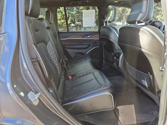 Used 2024 Jeep Grand Cherokee Summit AWD/4WD image 34