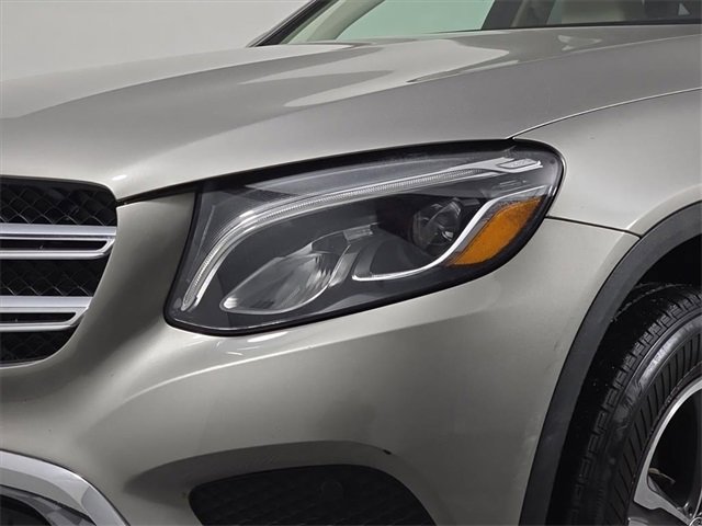 Used 2019 Mercedes-Benz GLC 300 4MATIC image 12