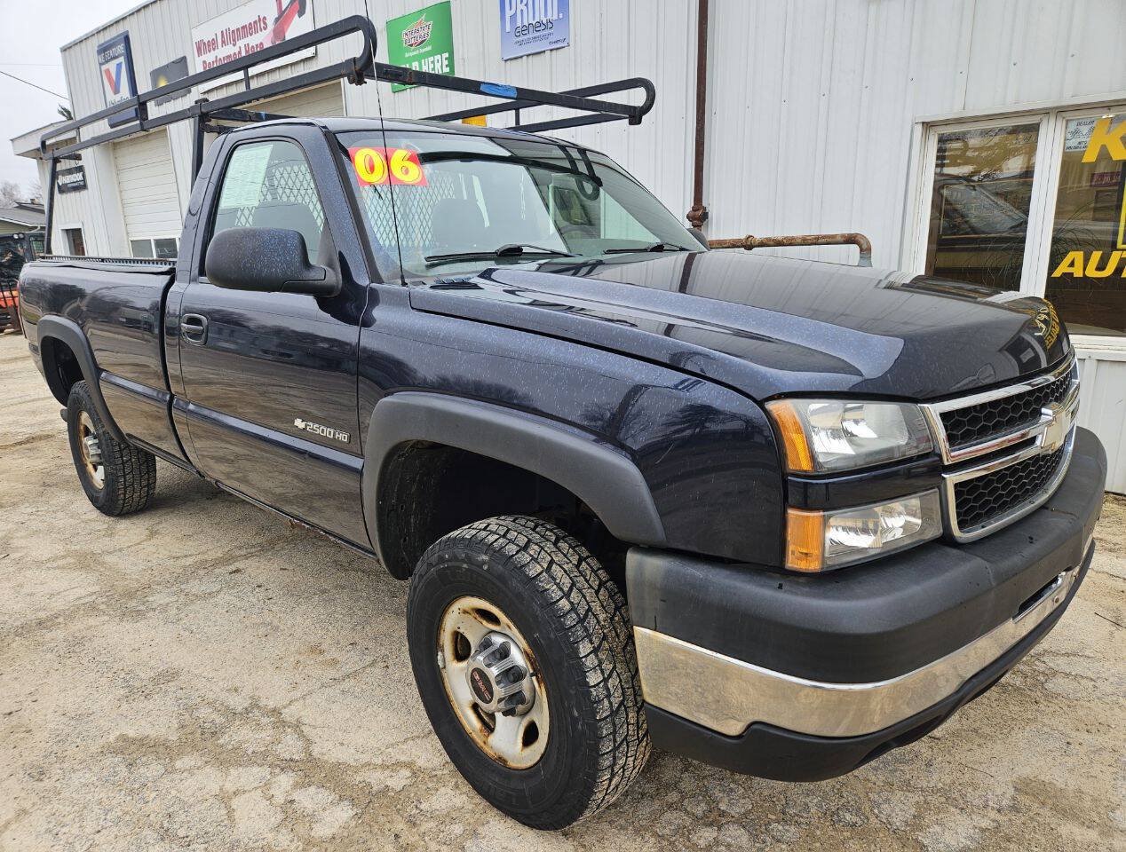 Used 2006 Chevrolet Silverado 2500 W/T RWD image 1