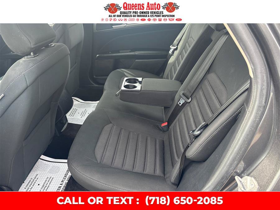 Used 2018 Ford Fusion SE FWD image 11