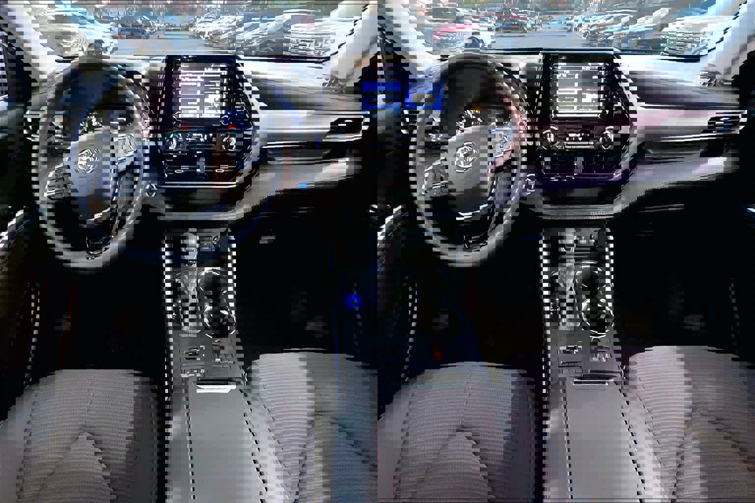 Used 2021 Toyota Highlander L image 17