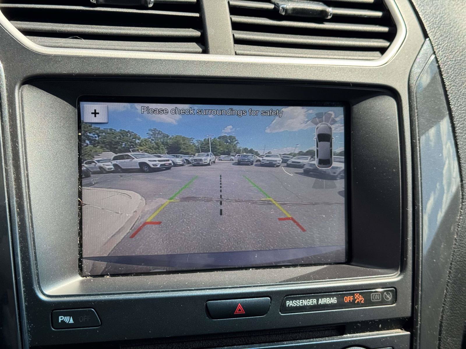 Used 2017 Ford Explorer XLT w/ Equipment Group 202A AWD/4WD image 27