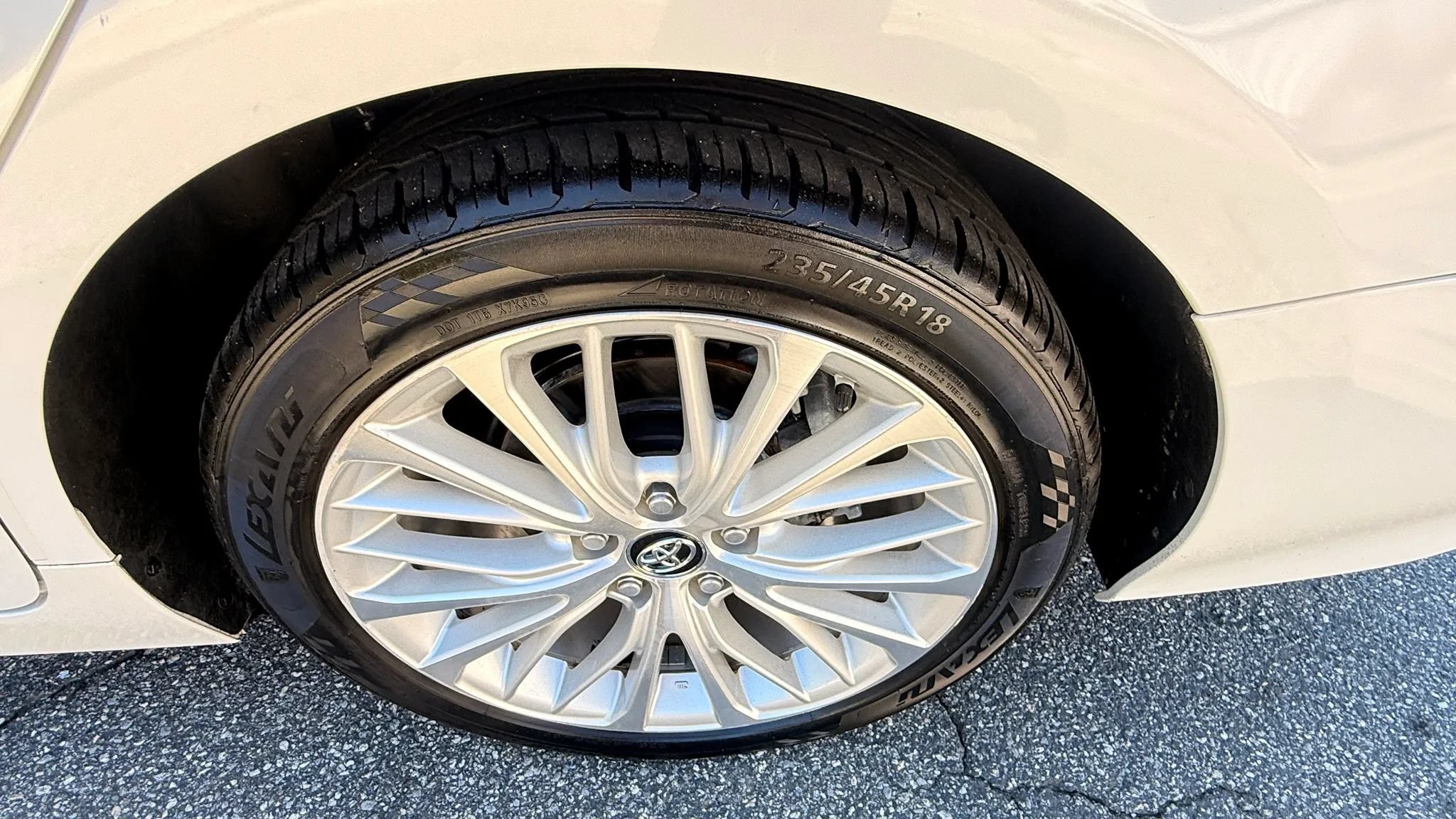 Used 2018 Toyota Camry XLE w/ Driver Assist Package FWD image 19