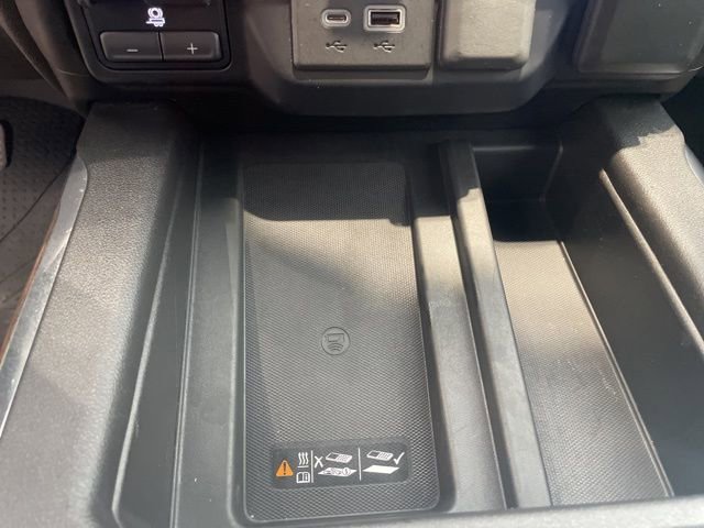 Certified 2021 Chevrolet Silverado 1500 High Country w/ Technology Package image 22