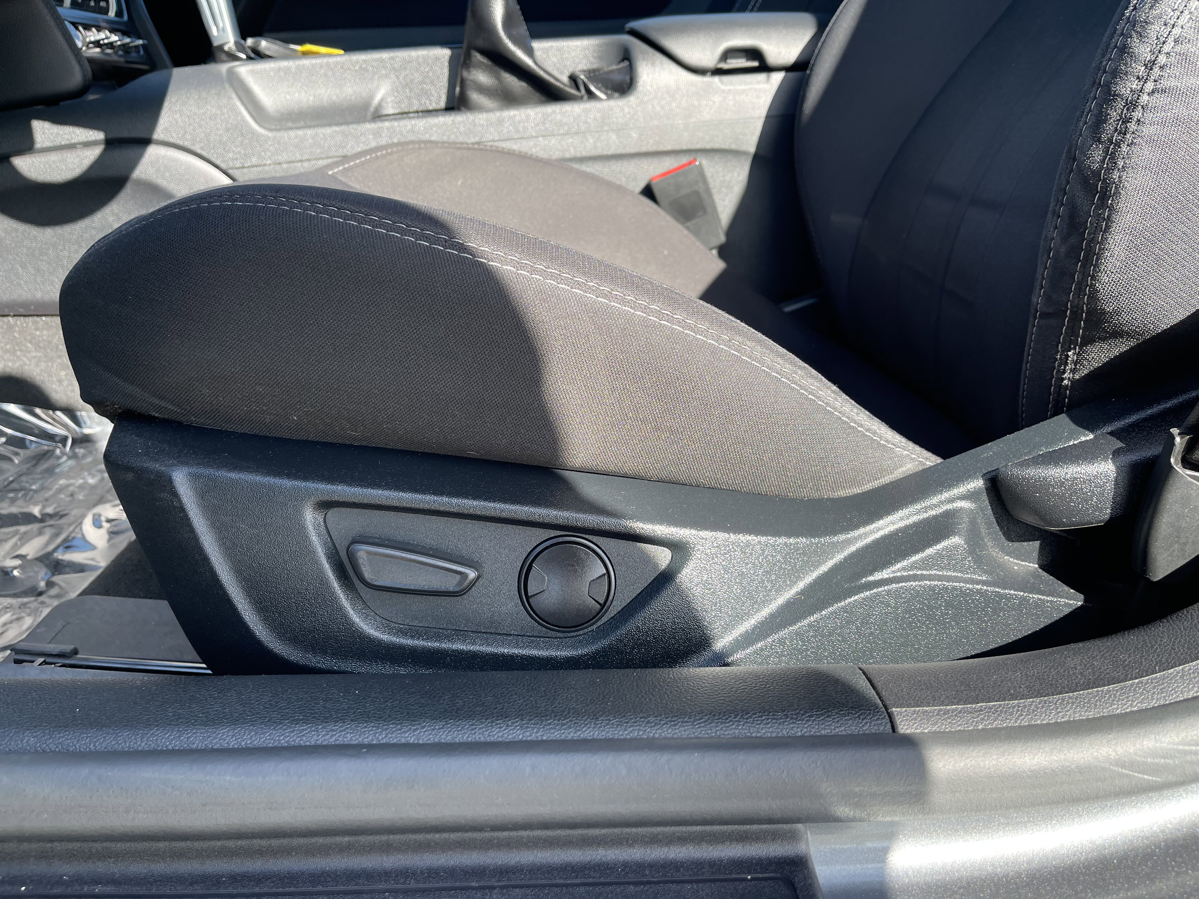 Used 2022 Ford Mustang EcoBoost image 16