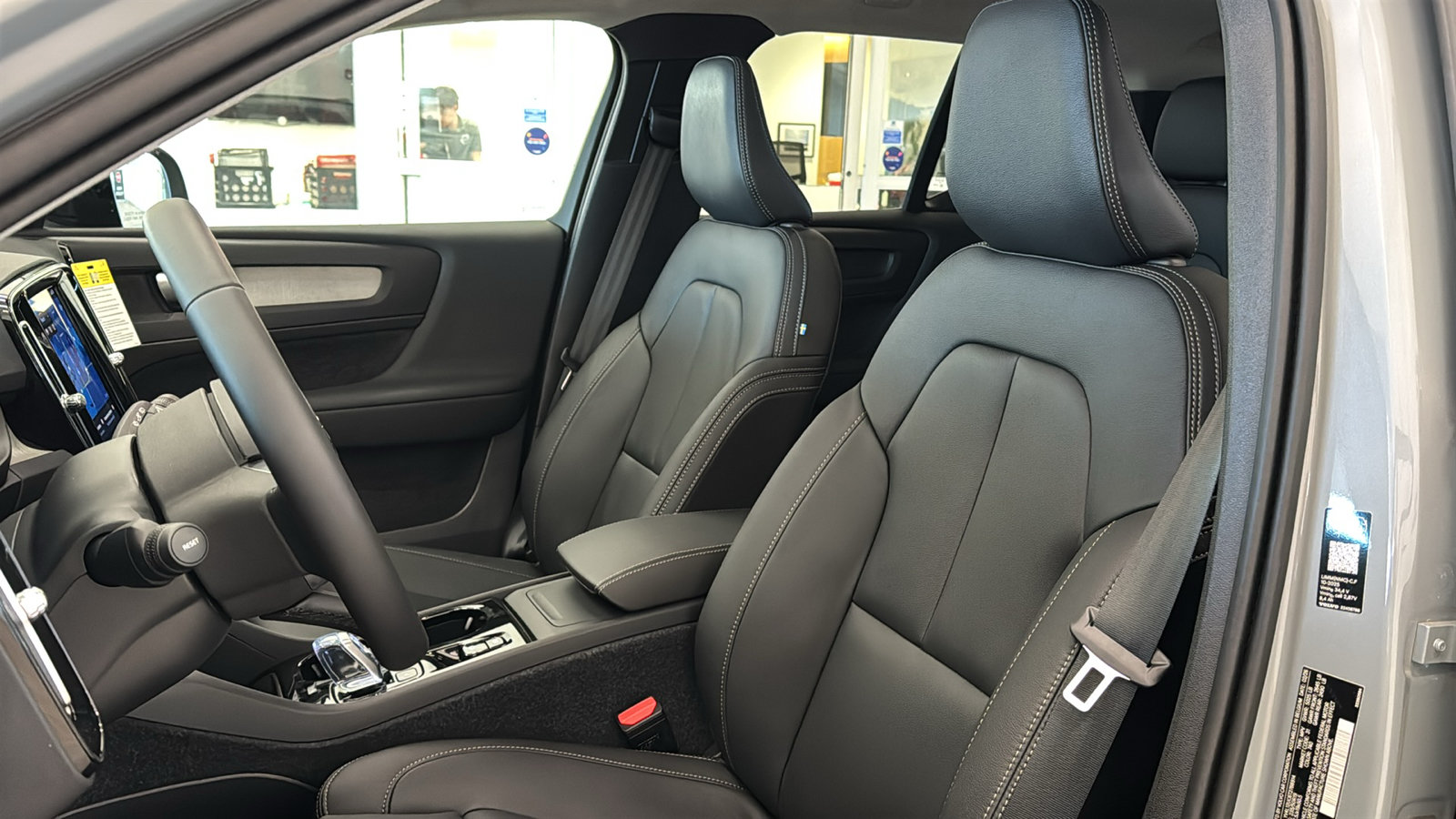 New 2026 Volvo XC40 B5 Plus w/ Protection Package Premier AWD/4WD image 23