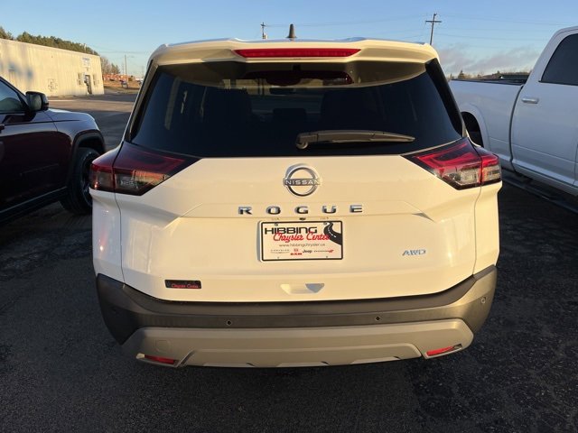 Used 2023 Nissan Rogue S image 5