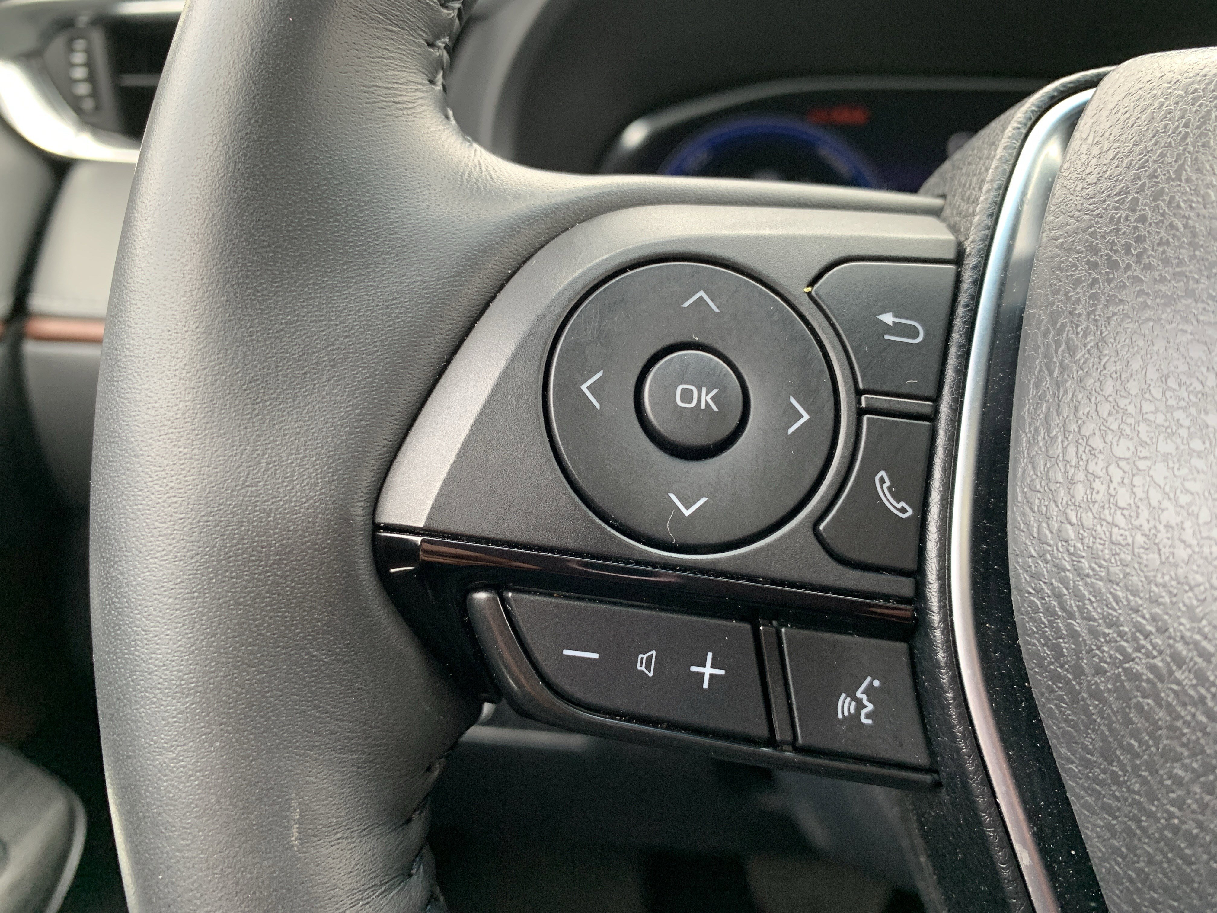 Used 2024 Toyota Venza Limited image 19