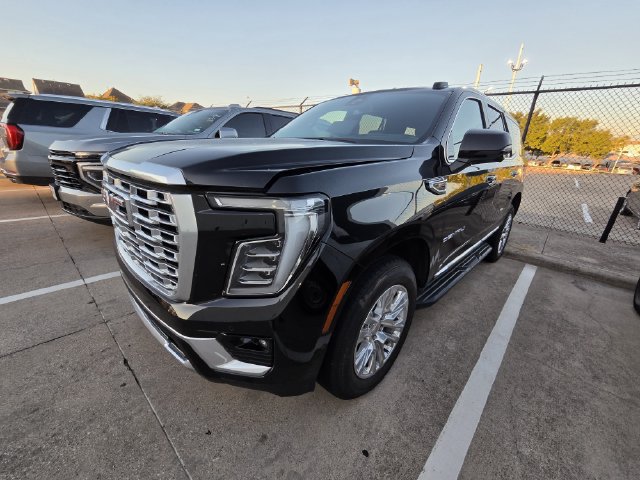 Used 2025 GMC Yukon Denali RWD image 3