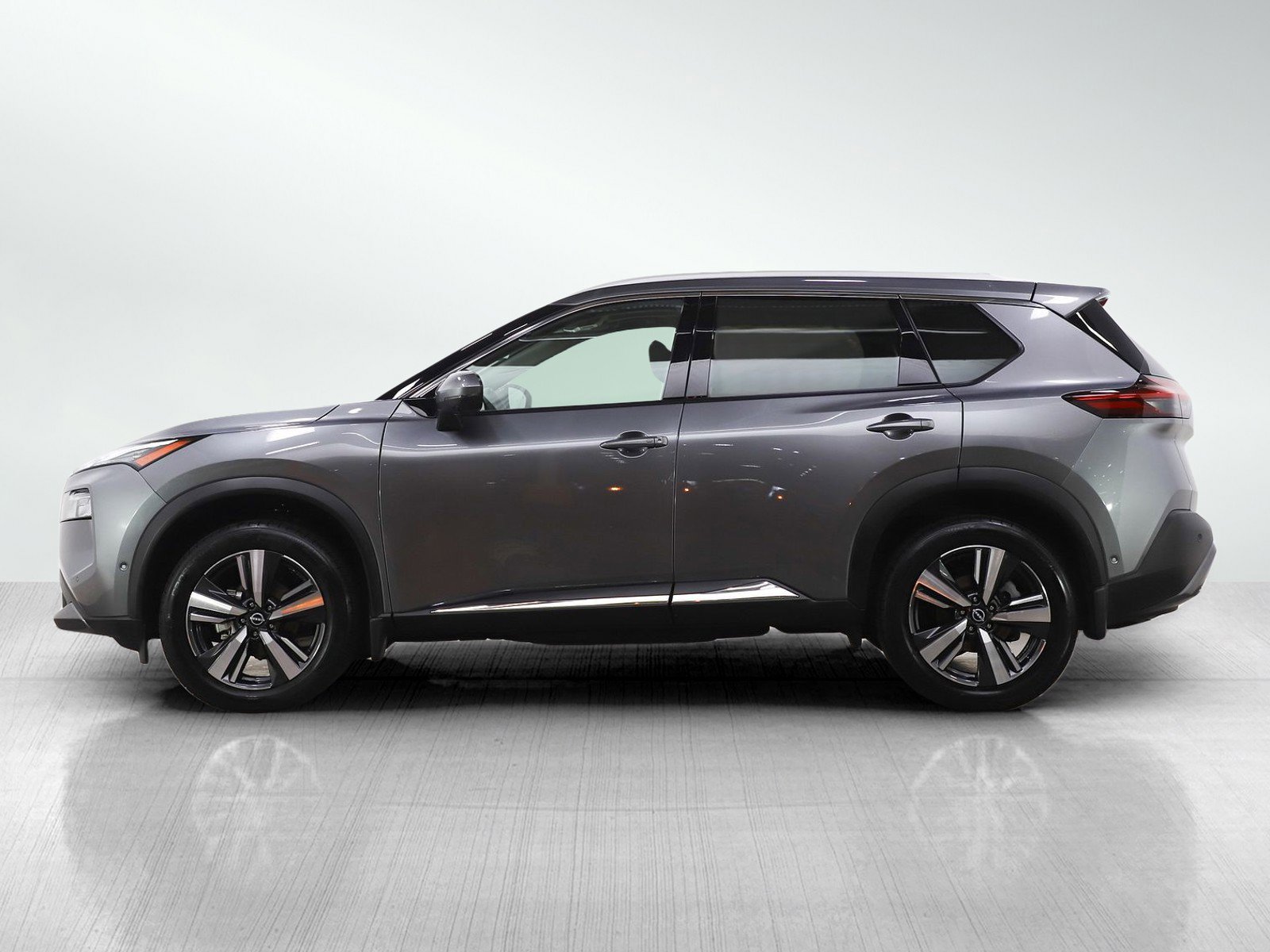 Used 2023 Nissan Rogue SL w/ SL Premium Package AWD/4WD image 2