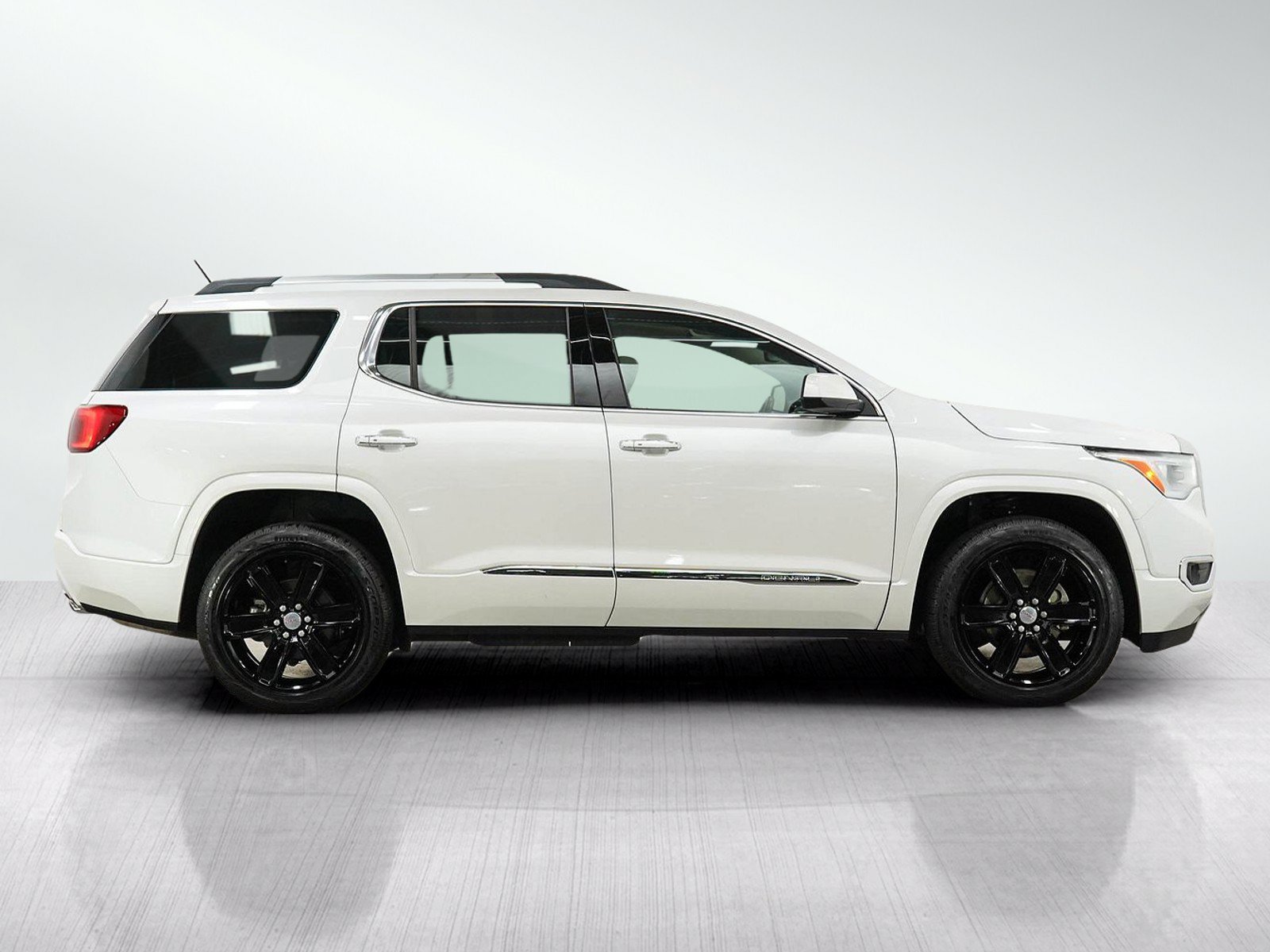 Used 2019 GMC Acadia Denali AWD/4WD image 6