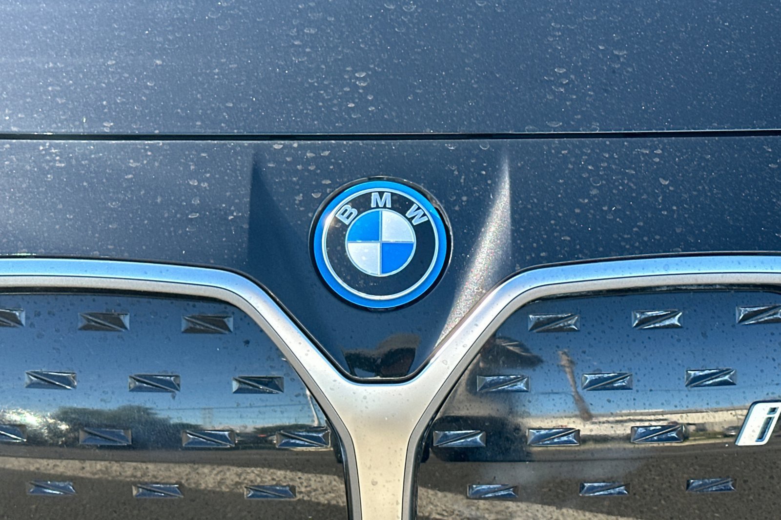 Used 2023 BMW i4 eDrive40 w/ Premium Package RWD image 43