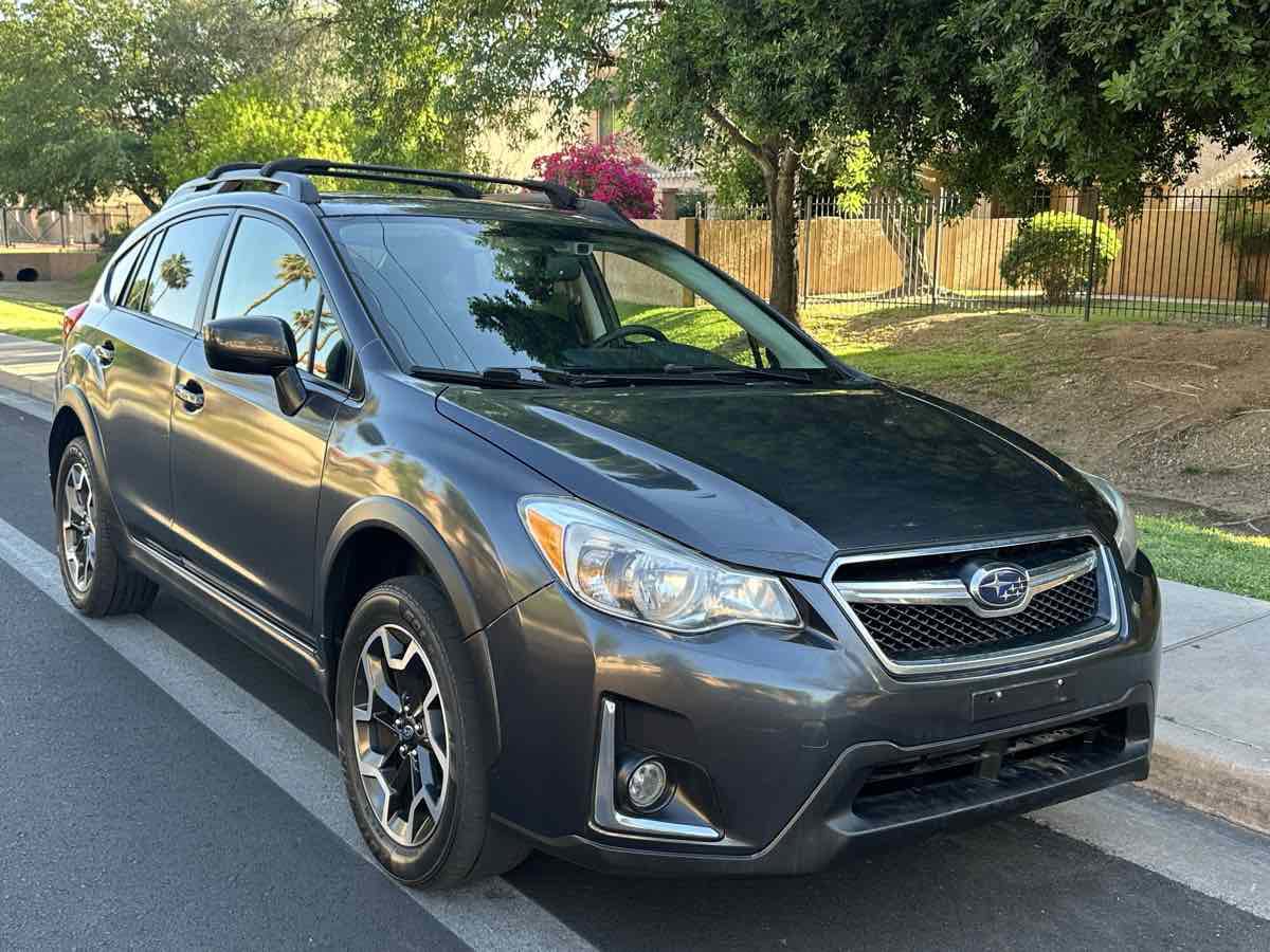 Used 2016 Subaru Crosstrek 2.0i Premium AWD/4WD image 2