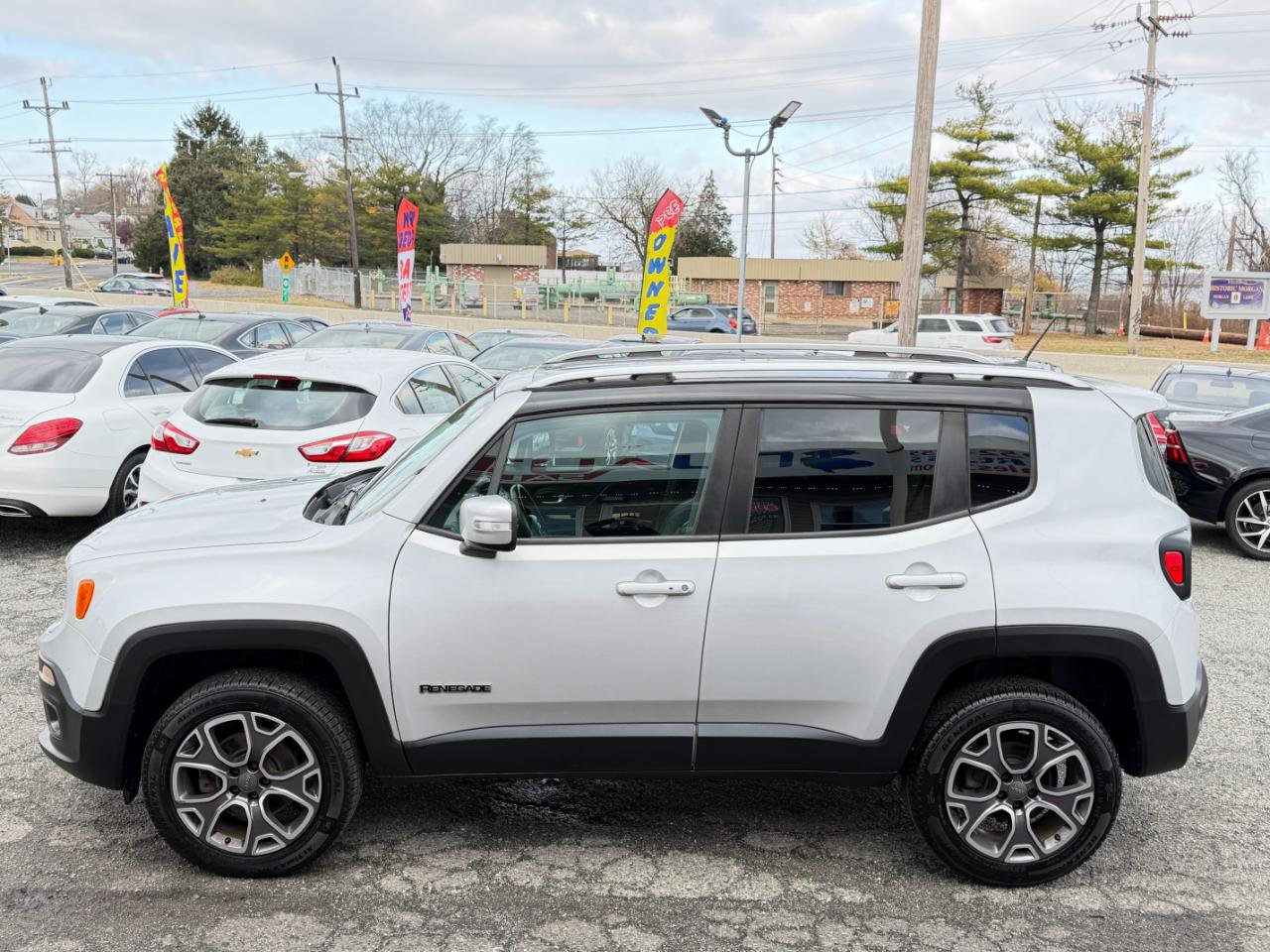 Used 2015 Jeep Renegade Limited AWD/4WD image 7