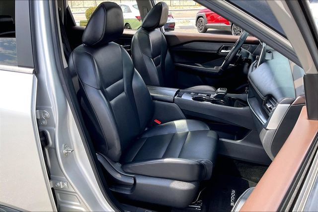 Certified 2023 Nissan Rogue SV w/ SV Premium B Package FWD image 6