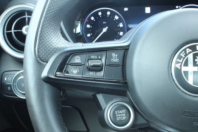 Used 2024 Alfa Romeo Giulia Ti w/ Active Assist Plus Package AWD/4WD image 25