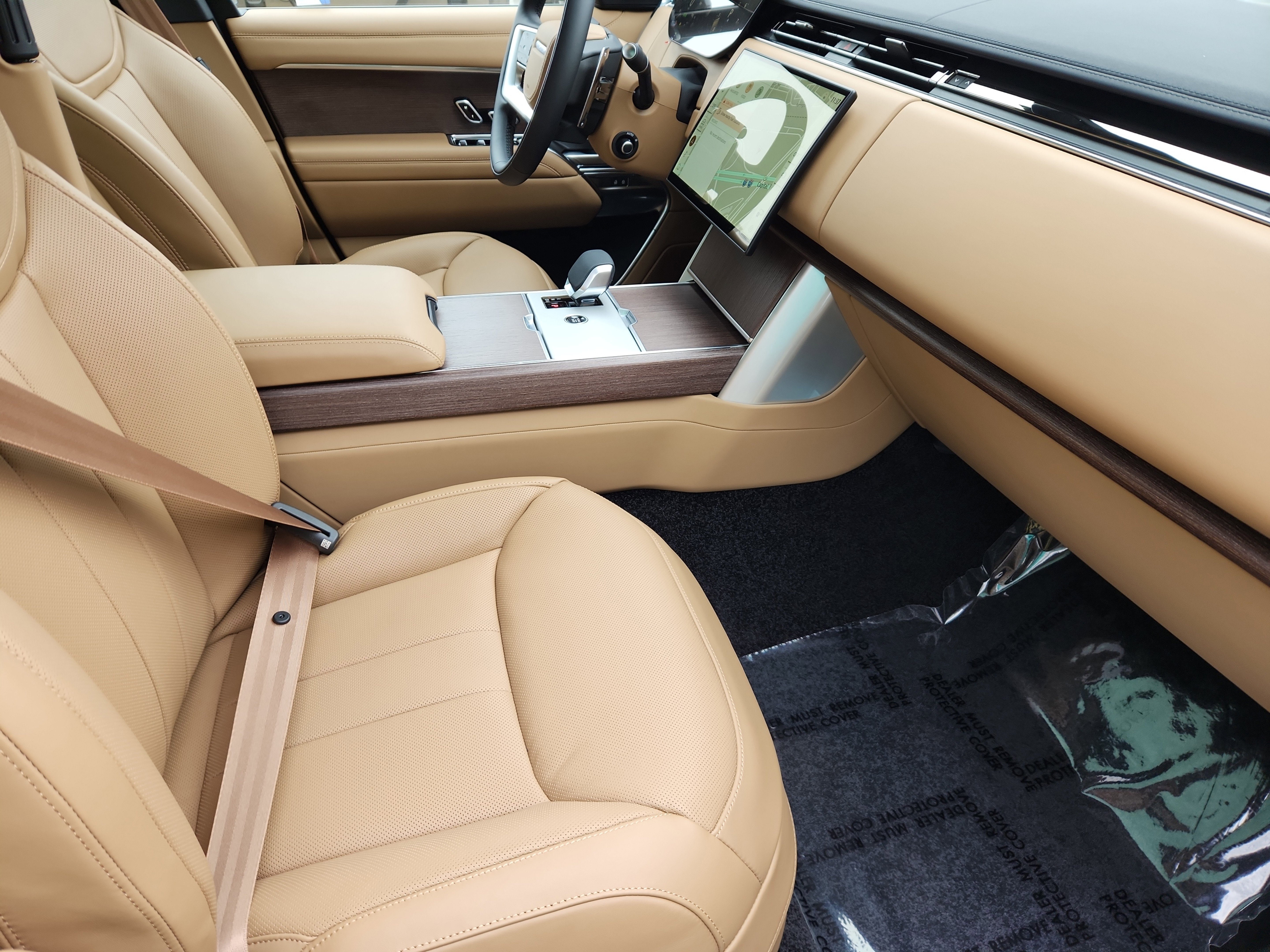 New 2025 Land Rover Range Rover SE image 3